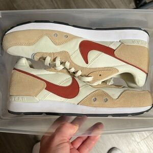 Nike Venture Runner Running Women Shoes